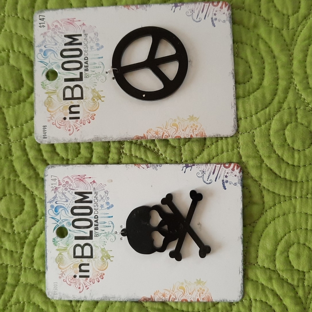Skull and Peace Charm